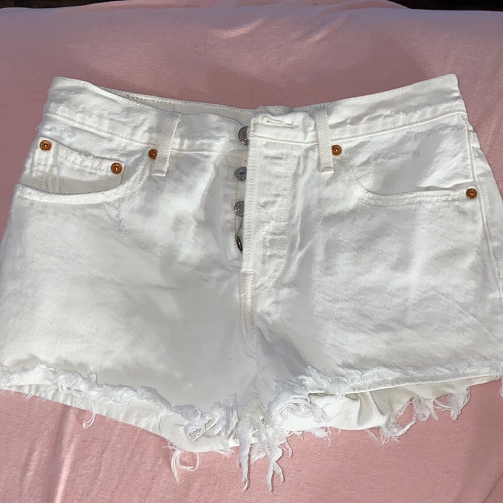 Levi white jean shorts